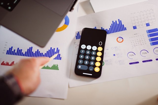 Calculadora y gráficos de análisis de datos.