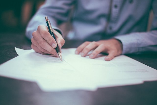 Contratacion y convenios